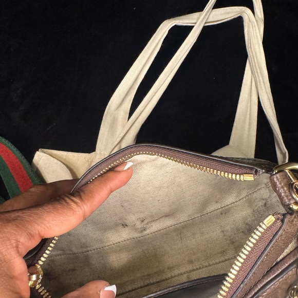 Gucci Beige and Brown Shoulder Bag with Gold Accents - Picture 14 of 16